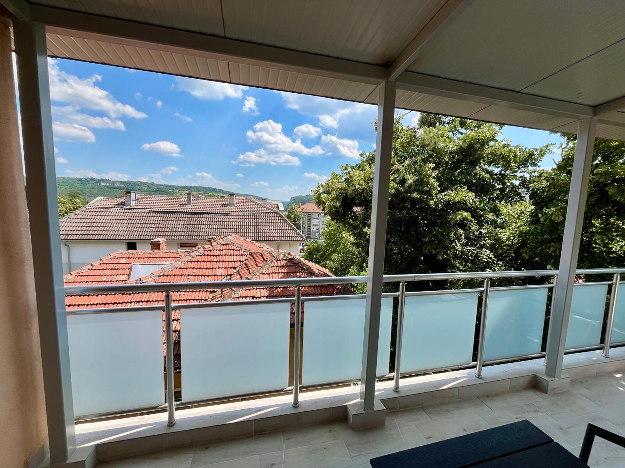 Parkview Luxury In City Center 8 Veliko Tŭrnovo Exterior photo
