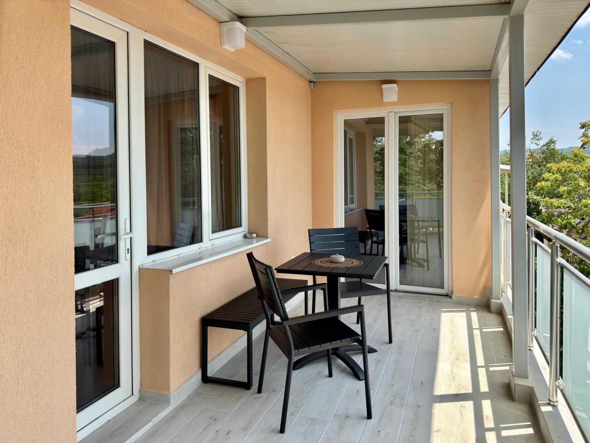 Parkview Luxury In City Center 8 Veliko Tŭrnovo Exterior photo