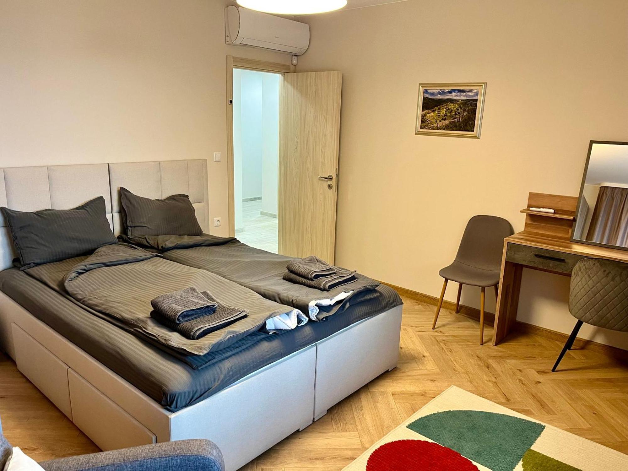 Parkview Luxury In City Center 8 Veliko Tŭrnovo Exterior photo